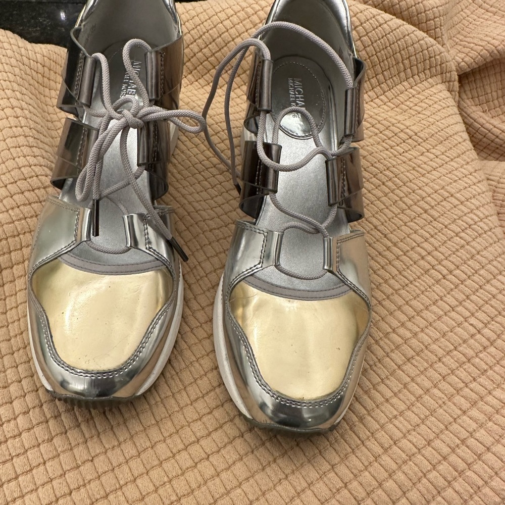 Casual dress sneakers